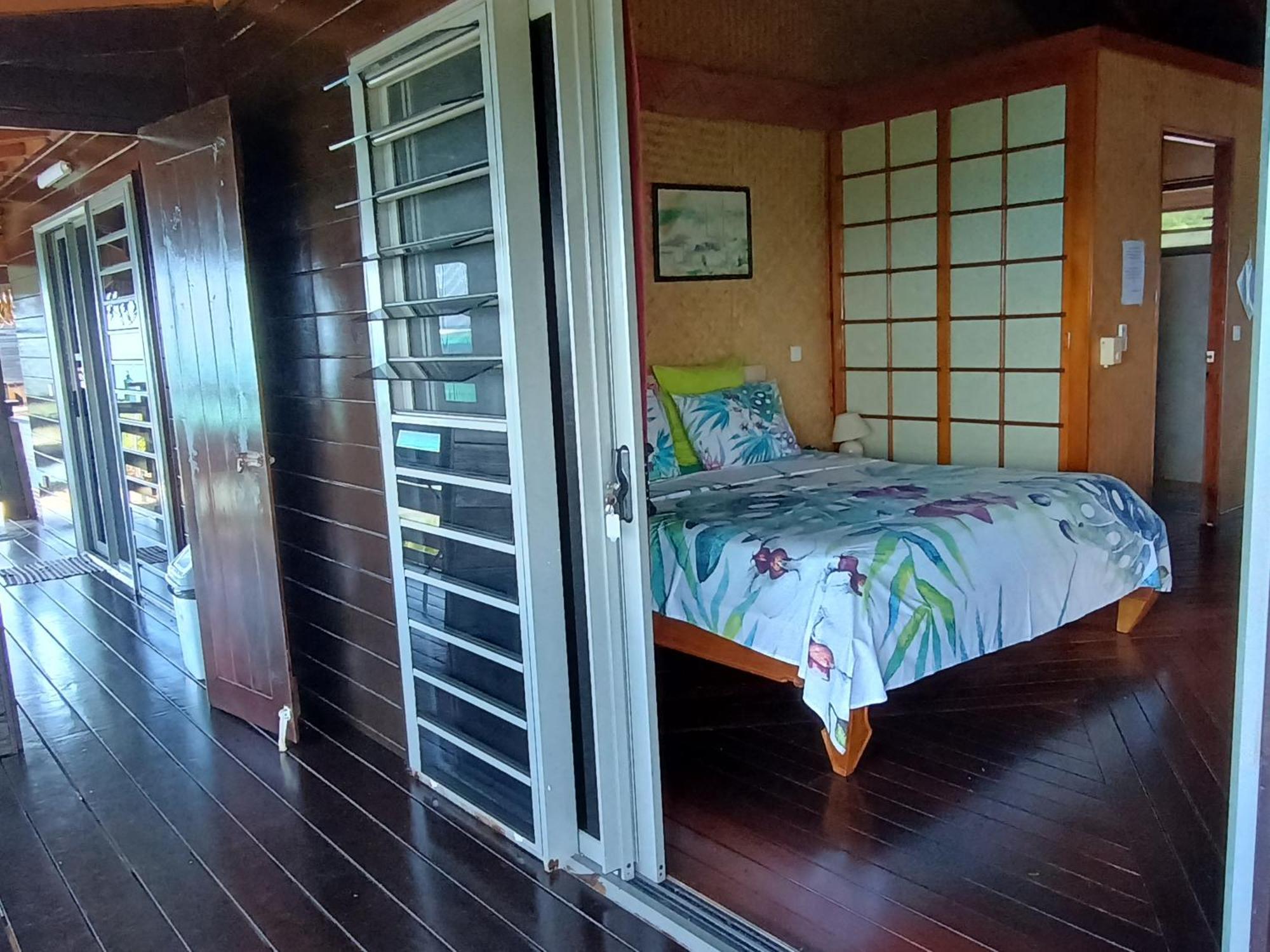 Tehuarupe Surf Studios Haapiti Exterior foto
